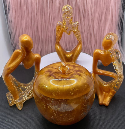 Thinkers/ Trinkets/Apple/Modern Art/Bookshelf/Resin Sculpture