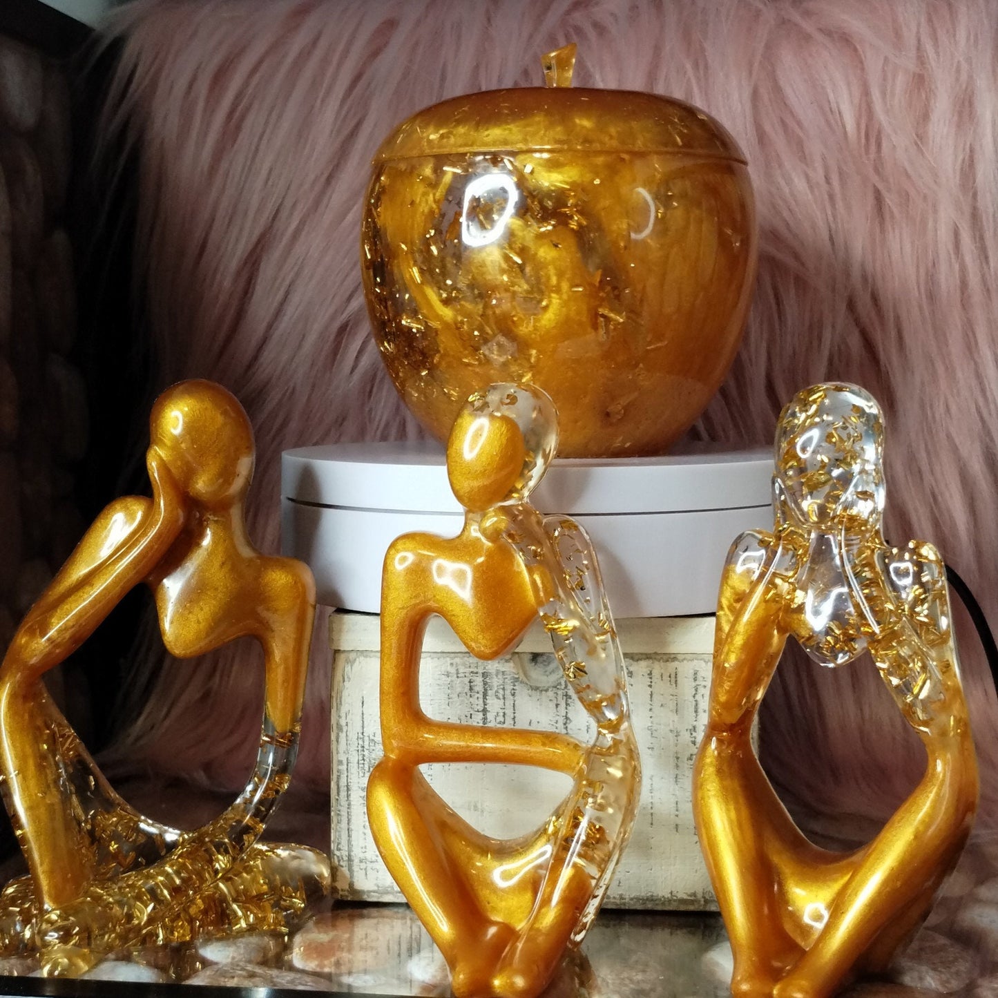 Thinkers/ Trinkets/Apple/Modern Art/Bookshelf/Resin Sculpture